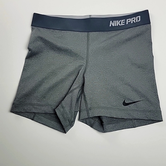 Women Nike Pro Shorts - Picture 2 of 7